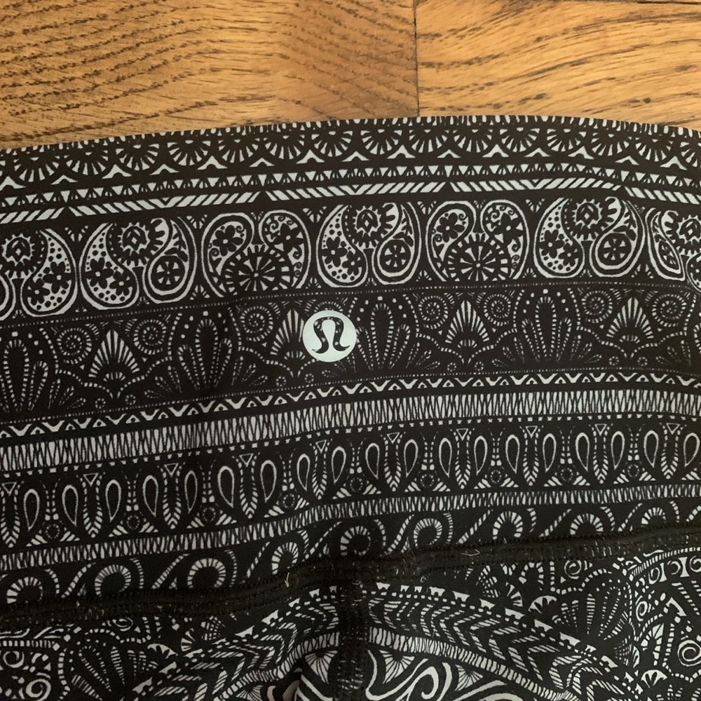 Lululemon Full Length Patterned - image 3